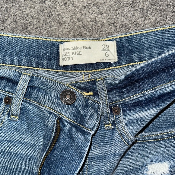 Abercrombie High Rise Short 6 - Picture 3 of 3